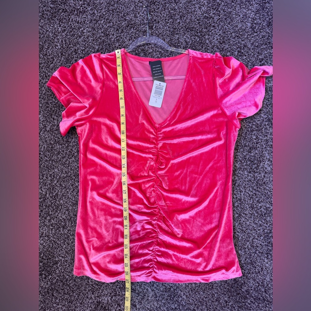 Torrid Hot Pink Velvet Ruched Short Sleeved Top, Size 0 (L/12) V Neck - Picture 8 of 10